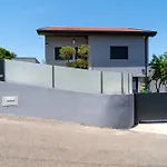 Prázdninový dům Porto Vivenda Em Lever-casa Inteira