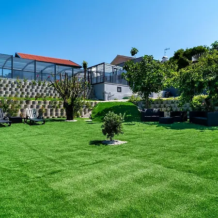 Porto Vivenda Em Lever-casa Inteira *