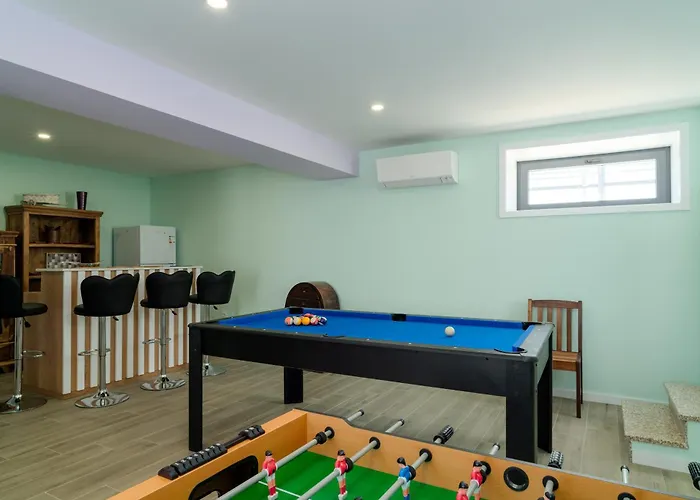 Porto Vivenda Em Lever-casa Inteira *