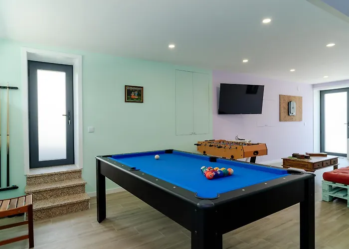 Porto Vivenda Em Lever-casa Inteira * Lever