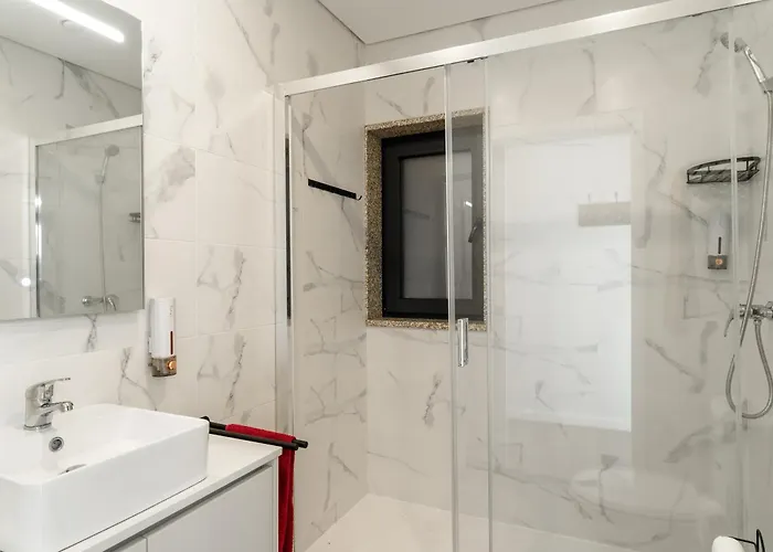 Porto Vivenda Em Lever-casa Inteira * Lever